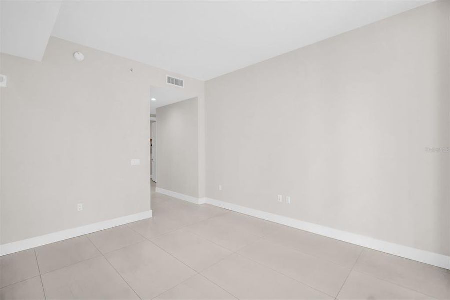 Spacious, unfurnished interior of a new home in , St. Petersburg (Image 56).