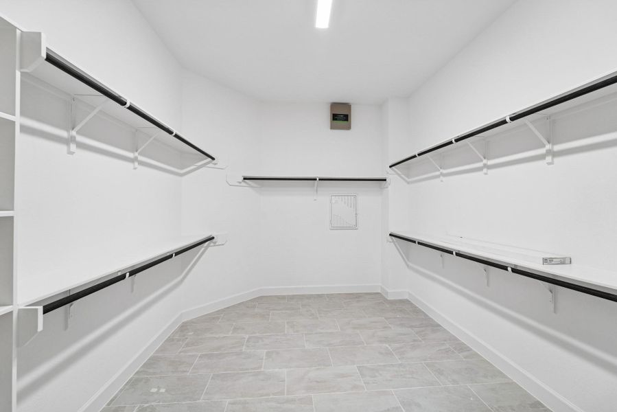 Spacious, unfurnished interior of a new home in The Meadows at Imperial Oaks, Conroe (Image 26).