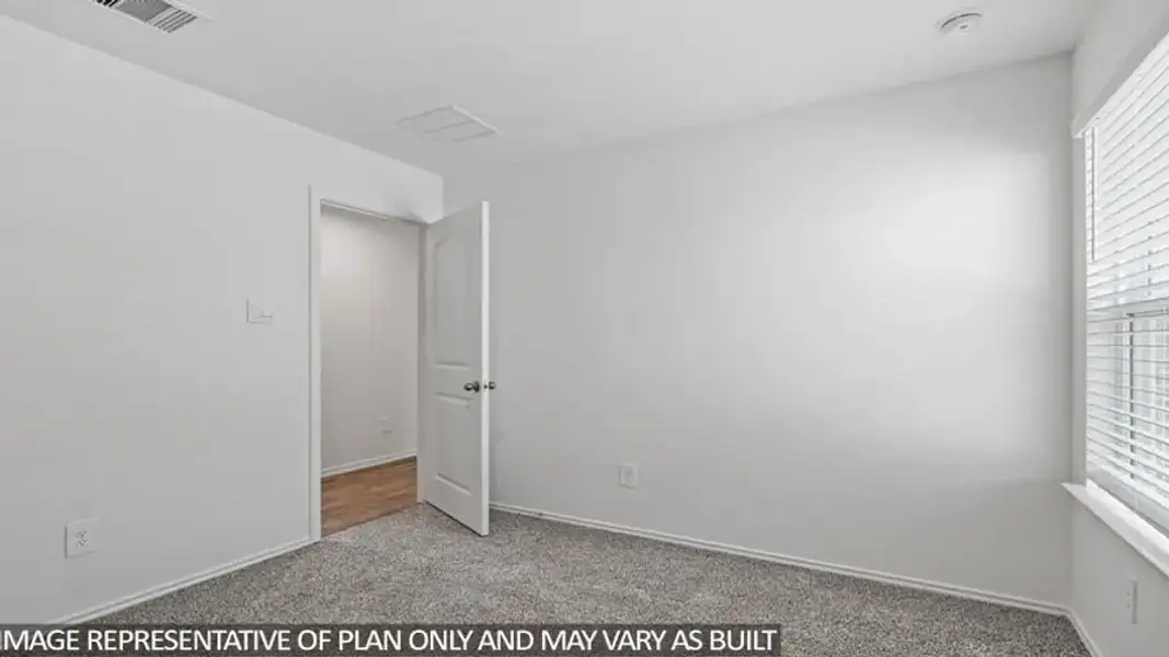 Representative unfurnished interior of a home built from the Samuel by D.R. Horton in Indian Springs, Crosby (Image 15).