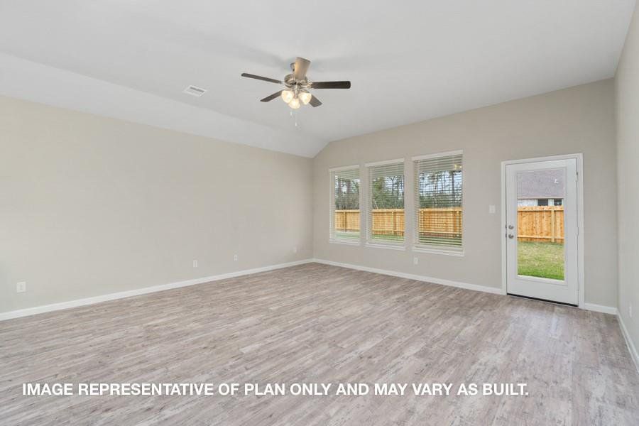 Spacious, unfurnished interior of a new home in River Ranch Estates, Dayton (Image 10).