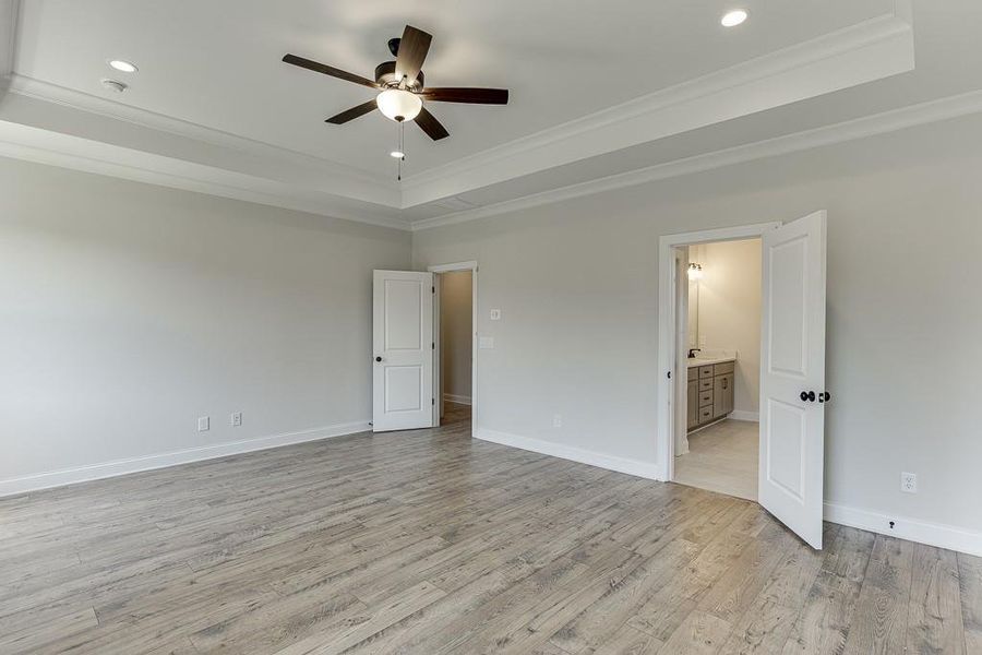 Spacious, unfurnished interior of a new home in , Jefferson (Image 36).