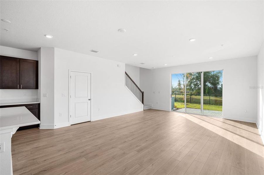 Spacious, unfurnished interior of a new home in Magnolia Reserve, Ocoee (Image 17).