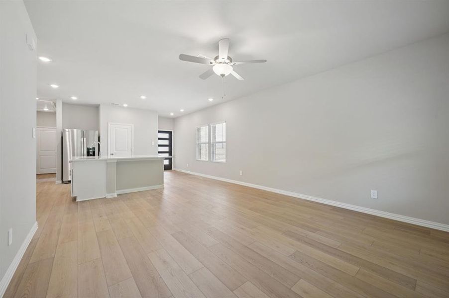 Photo is not of the actual home, but is an inspirational photo of builder’s model home and may depict options, furnishings, and/or decorator features that are not included. Photo is not of the actual home, but is an inspirational photo of builder’s model home and may depict options, furnishings, and/or decorator features that are not included.