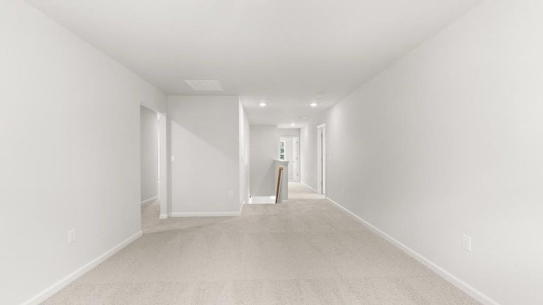 Spacious, unfurnished interior of a new home in Falcon Landing, Gainesville (Image 34).