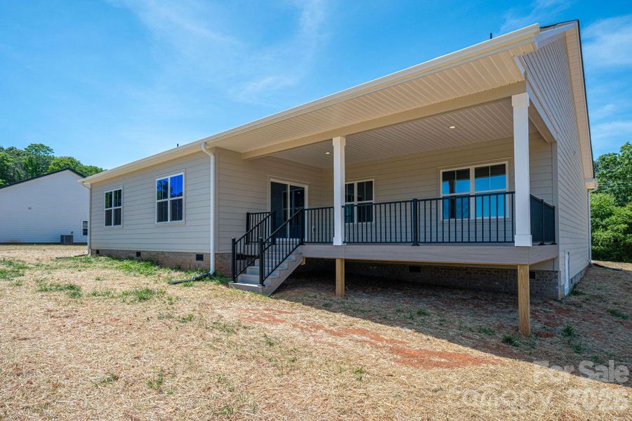 Exterior details and patio area of a home in , Maiden (Image 17).