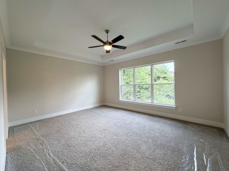 Spacious, unfurnished interior of a new home in The Paddock, Gallatin (Image 8).