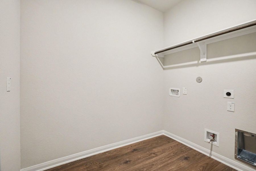 Spacious, unfurnished interior of a new home in Little River Ranch, Bay City (Image 24).