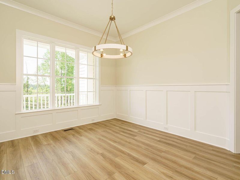 007-1280x960-dining-room