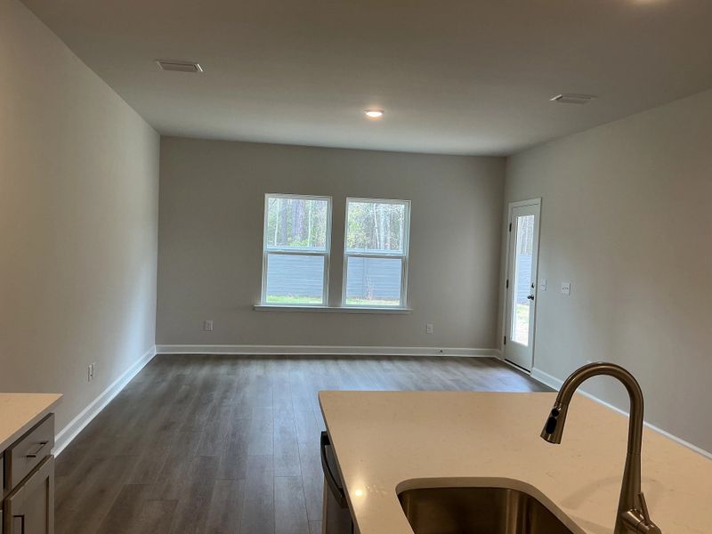 Spacious, unfurnished interior of a new home in Hammock Walk at Nexton, Summerville (Image 12).