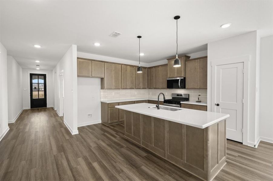 3357 Redbud Flower- Kitchen-2