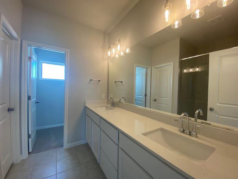 quartz countertops, double vanity