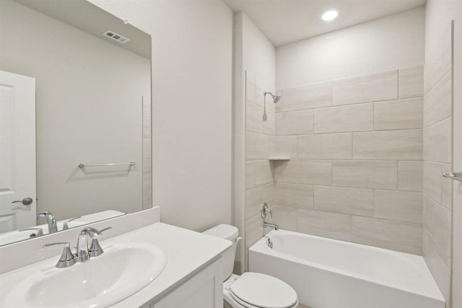 Photo is not of the actual home, but is an inspirational photo of builder’s model home and may depict options, furnishings, and/or decorator features that are not included. Photo is not of the actual home, but is an inspirational photo of builder’s model home and may depict options, furnishings, and/or decorator features that are not included.