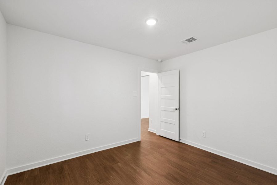 Spacious, unfurnished interior of a new home in Wildrye, Waller (Image 26).