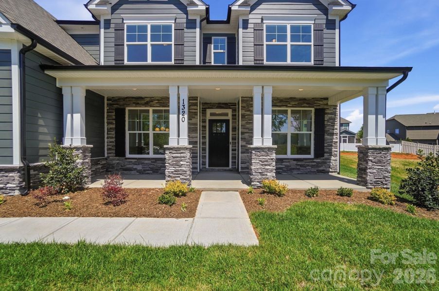 Exterior details and patio area of a home in Robinson Oaks, Gastonia (Image 4).