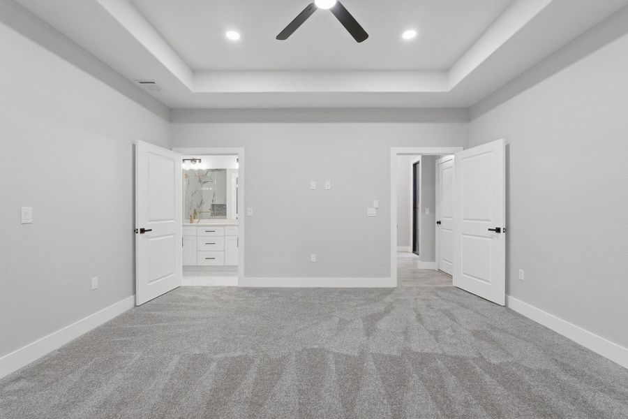 Spacious, unfurnished interior of a new home in , Willis (Image 24).
