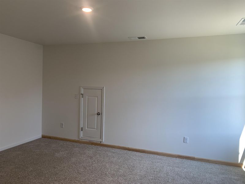 Spacious, unfurnished interior of a new home in Beach Gardens, Conway (Image 11).