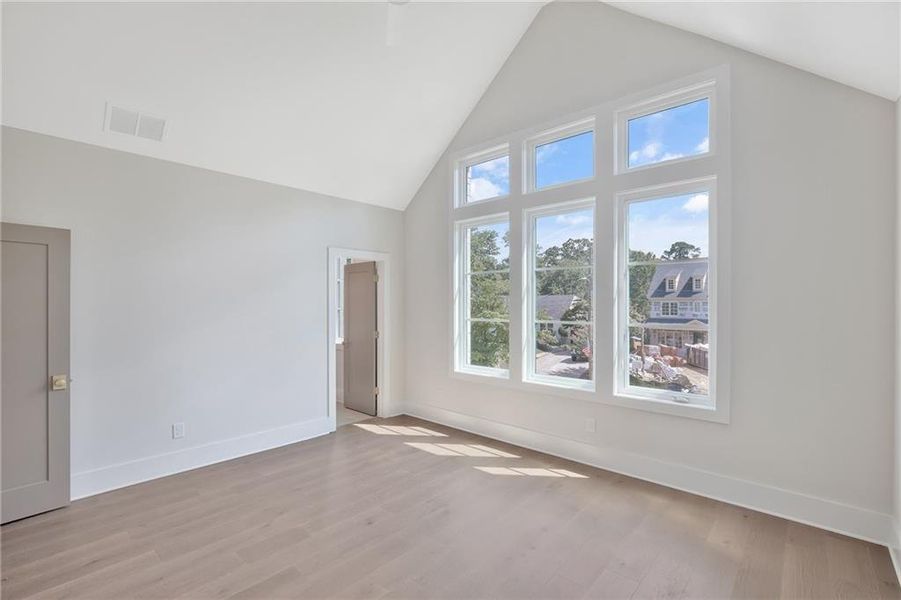 Spacious, unfurnished interior of a new home in , Atlanta (Image 37).