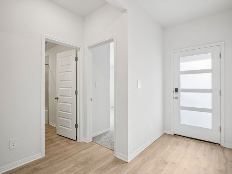 Spacious, unfurnished interior of a new home in Lakeside Meadows, Pflugerville (Image 8). Spacious, unfurnished interior of a new home in Lakeside Meadows, Pflugerville (Image 8).