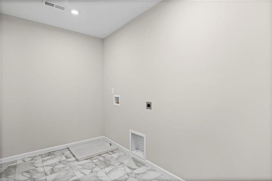 Spacious, unfurnished interior of a new home in Sage Woods, Dallas (Image 24).