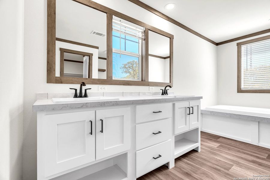 Furnished interior view inside a new home in , La Vernia (Image 12). Furnished interior view inside a new home in , La Vernia (Image 12).