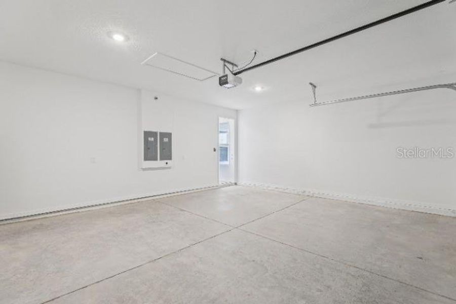 Spacious, unfurnished interior of a new home in Weslyn Park Single Family, St. Cloud (Image 19).