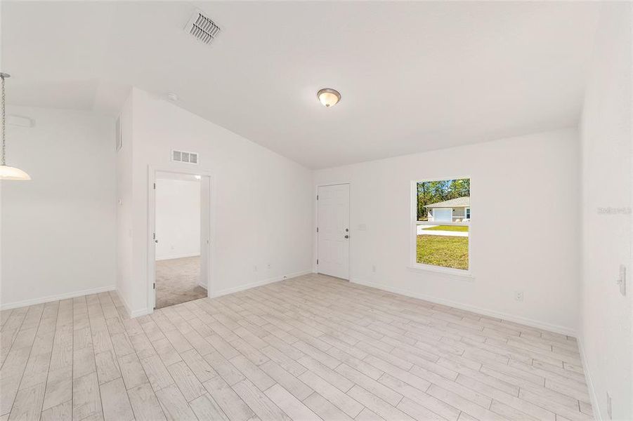 Spacious, unfurnished interior of a new home in , Dunnellon (Image 40). Spacious, unfurnished interior of a new home in , Dunnellon (Image 40).