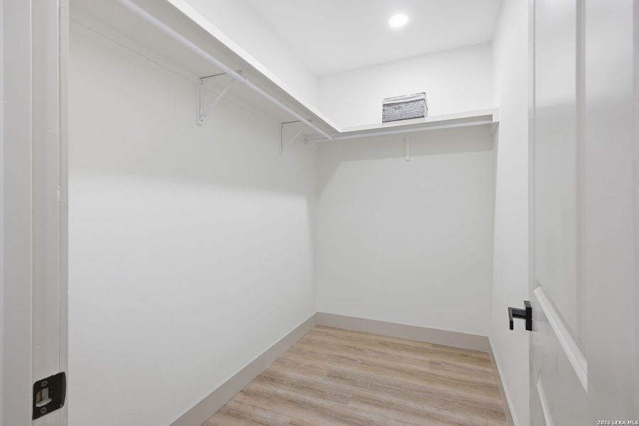 Spacious, unfurnished interior of a new home in , San Antonio (Image 24).