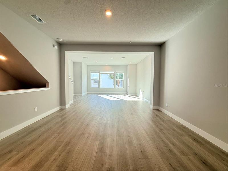 Spacious, unfurnished interior of a new home in Towns at Union, St. Petersburg (Image 6).
