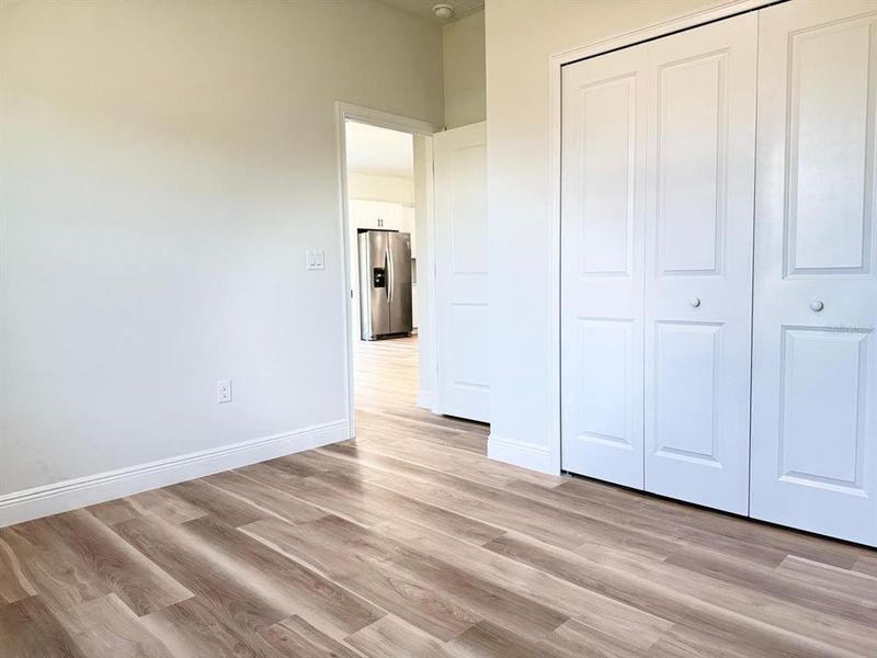 Spacious, unfurnished interior of a new home in , Ocala (Image 10).