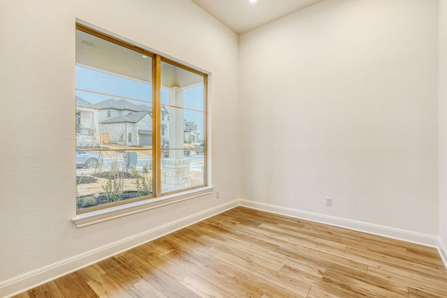 Spacious, unfurnished interior of a new home in 6 Creeks, Kyle (Image 6).