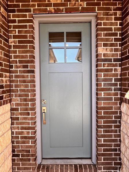 Exterior details and patio area of a home in Lexington Heights, Willis (Image 3).