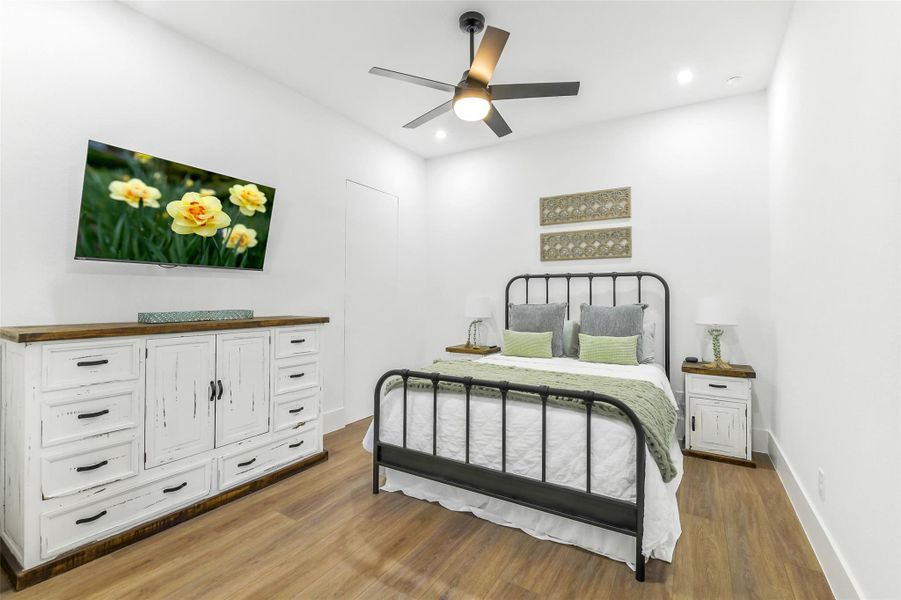 4th Bedroom w/ Ensuite