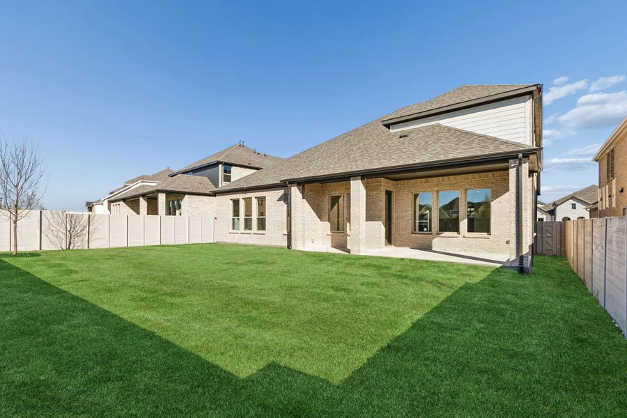 Exterior details and patio area of a home in Painted Tree Lakeside, McKinney (Image 3).
