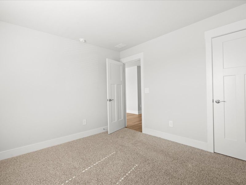 Spacious, unfurnished interior of a new home in Crossing at Abner Creek, Greer (Image 27).