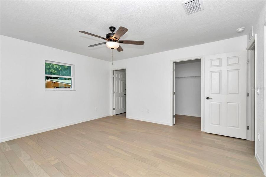 Spacious, unfurnished interior of a new home in , Dunnellon (Image 25).
