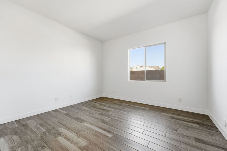 Spacious, unfurnished interior of a new home in Combs Ranch, San Tan Valley (Image 20).