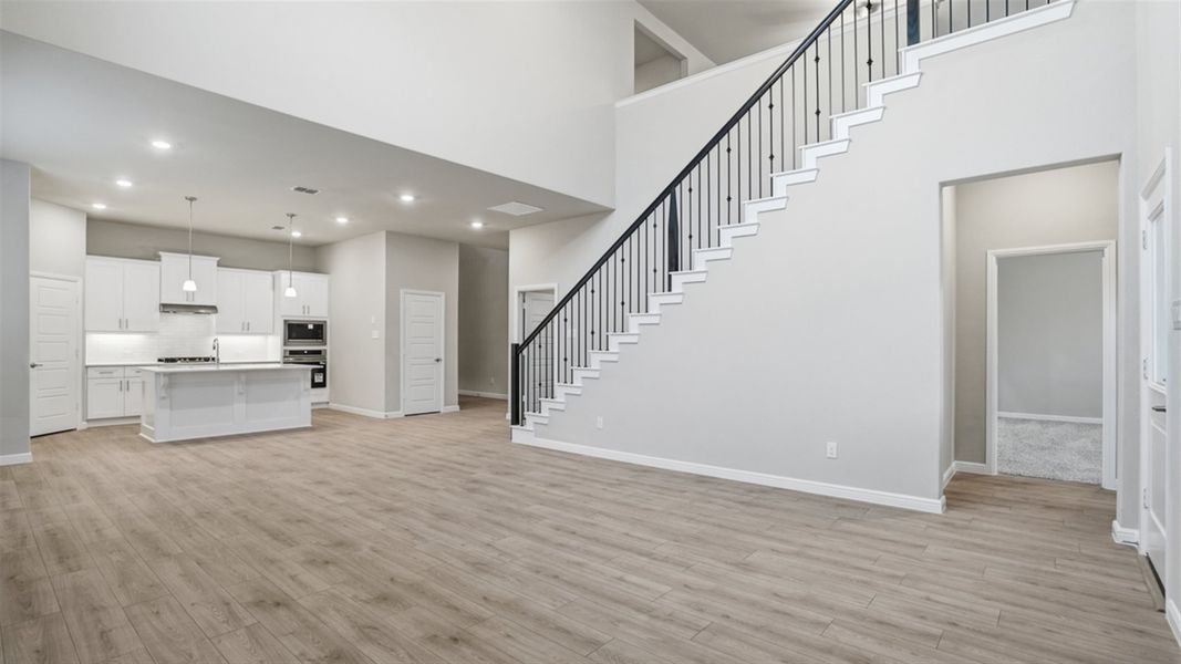 Spacious, unfurnished interior of a new home in Eden Ranch, Arlington (Image 13).