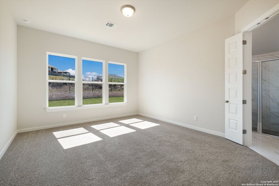Spacious, unfurnished interior of a new home in Meyer Ranch, New Braunfels (Image 29). Spacious, unfurnished interior of a new home in Meyer Ranch, New Braunfels (Image 29).