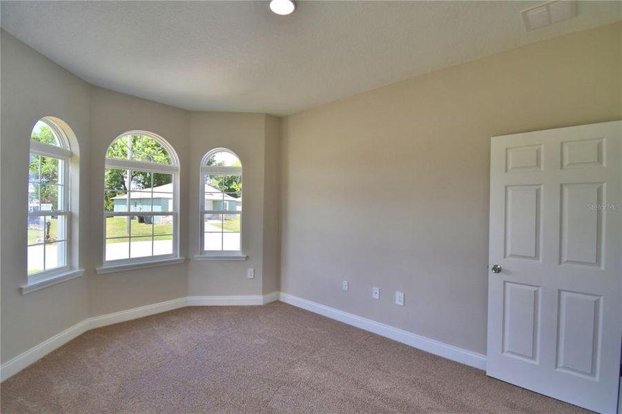Spacious, unfurnished interior of a new home in , Winter Haven (Image 37).
