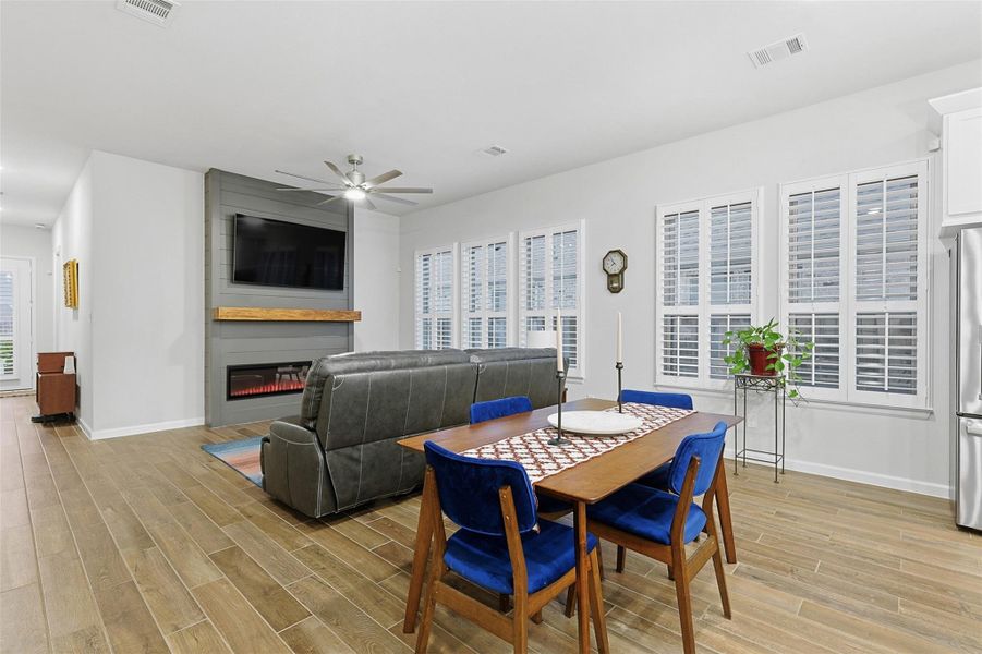 Furnished interior view inside a new home in Meridiana 40'/45', Manvel (Image 12). Furnished interior view inside a new home in Meridiana 40'/45', Manvel (Image 12).