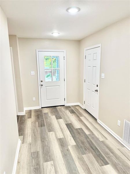 Spacious, unfurnished interior of a new home in , Gladewater (Image 11).