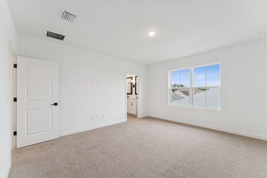 Spacious, unfurnished interior of a new home in , Fort Pierce (Image 30).