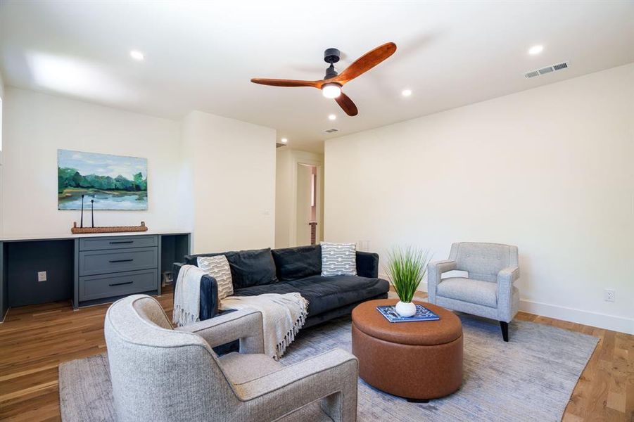 Furnished interior view inside a new home in , Dallas (Image 6). Furnished interior view inside a new home in , Dallas (Image 6).