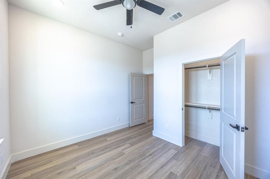 Spacious, unfurnished interior of a new home in , Fort Worth (Image 24).