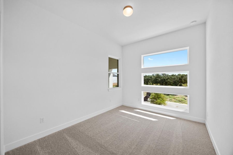 Spacious, unfurnished interior of a new home in Parmer Ranch, Georgetown (Image 15).