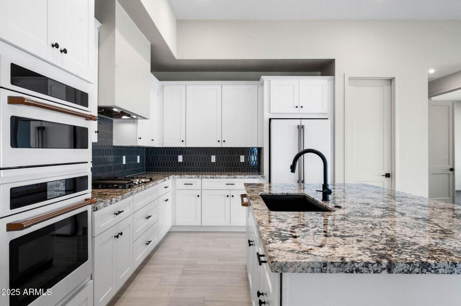 13-Kitchen (2) 13-Kitchen (2)