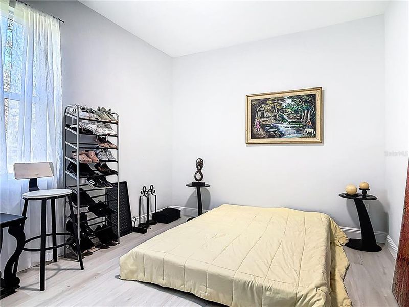 Furnished interior view inside a new home in , Deland (Image 39).