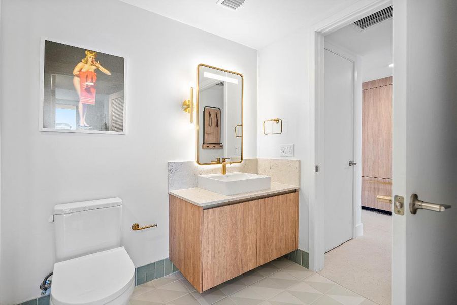 015-601Northeast1stAvenue-Miami-FL-33132