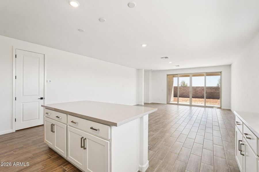 15-web-or-mls-S 95th Dr-S0904-015