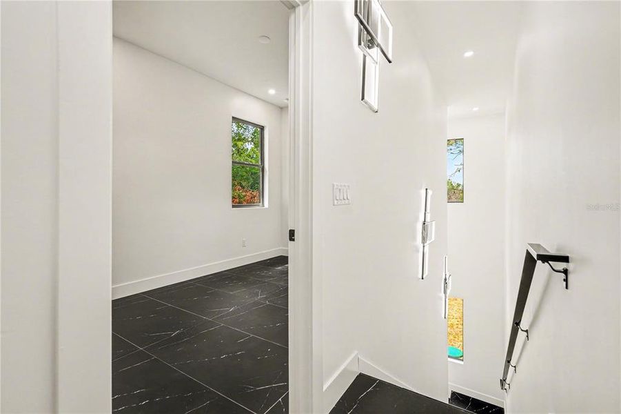 Spacious, unfurnished interior of a new home in , Seffner (Image 35).